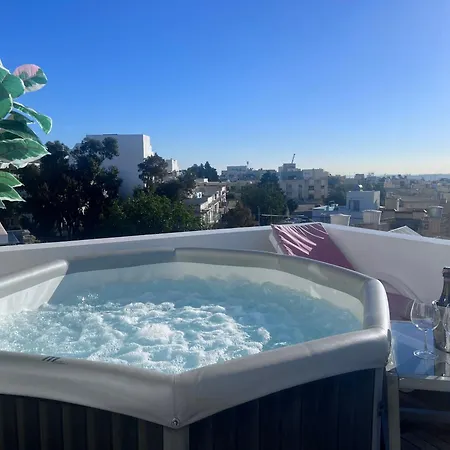 La88 Sweethome Penthouse With Jacuzzi * San Ġwann