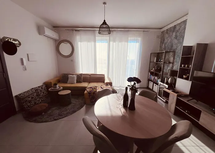 La88 Sweethome Penthouse With Jacuzzi San Ġwann