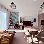 La88 Sweethome Penthouse With Jacuzzi דירה *